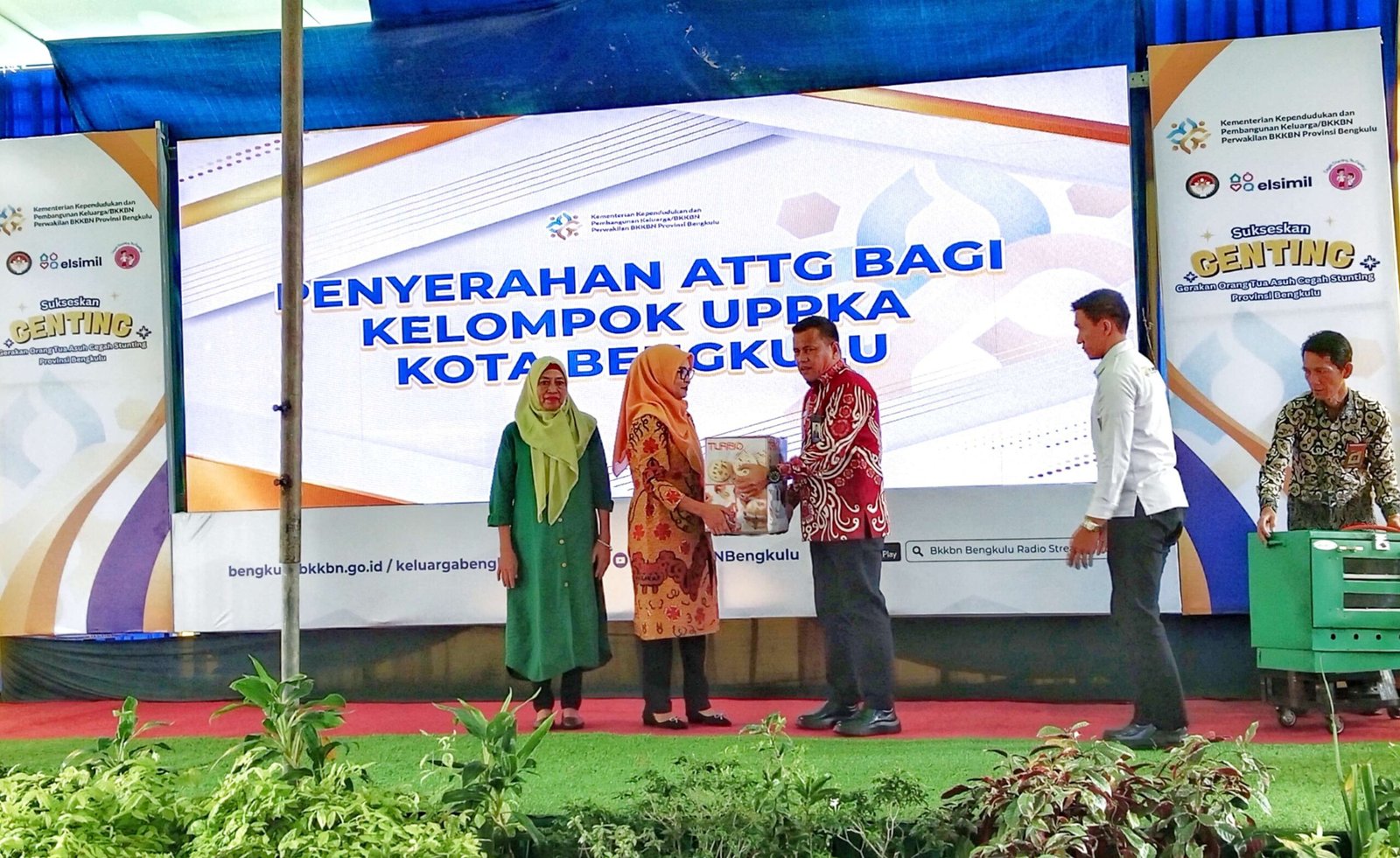 BKKBN Bengkulu lauching program Genting dan penyerahan ATTG bagi kelompok UPPKA di Kota Bengkulu, pekan ini.(Foto-Istimewa)