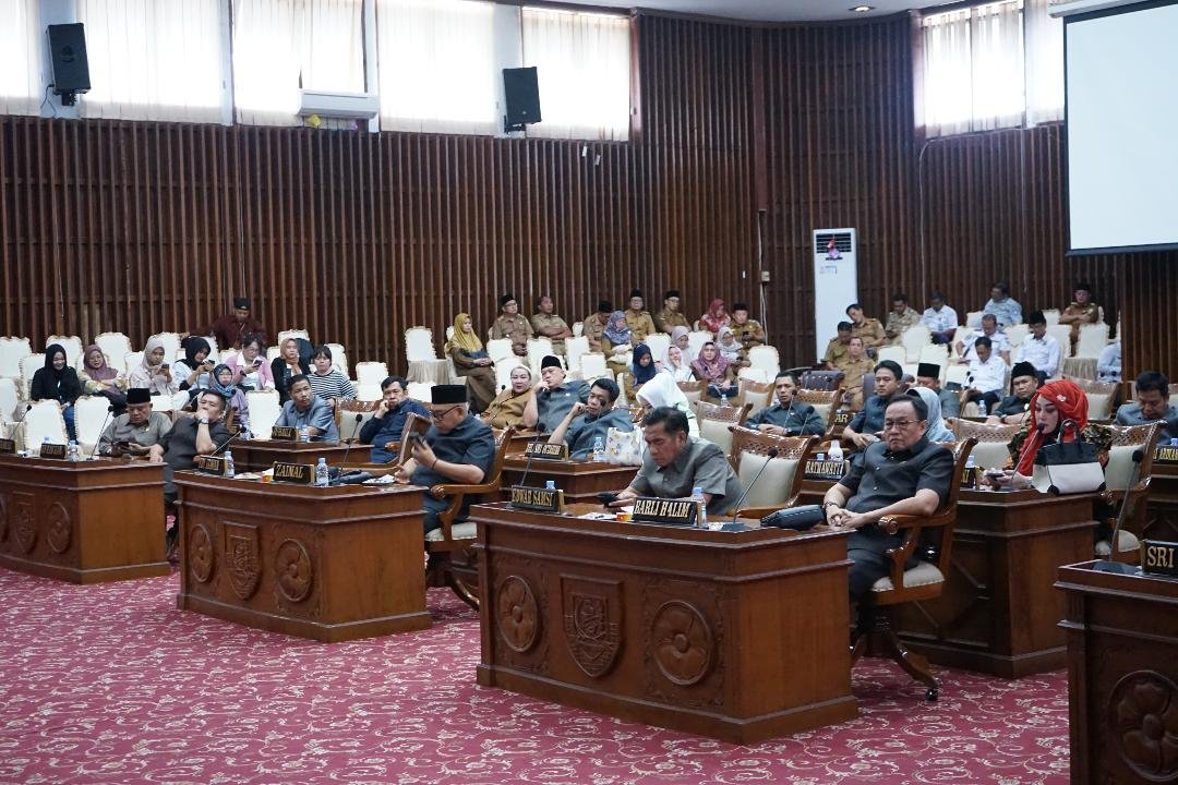 Rapat DPRD Bengkulu DPRD Provinsi Bengkulu gelar rapat terakhir tahun 2024 dengan mengagendakan tiga hal penting, dipimpin Ketua DPRD setempat, Sumardi, Senin 30 Desember 2024.(Foto/Humas Pemprov Bengkulu)