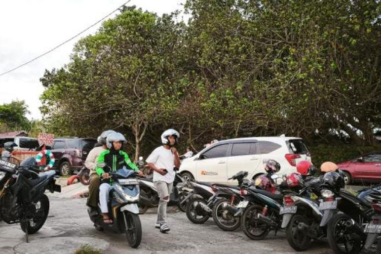 Objek wisata Pantai Panjang, Kota Bengkulu ramai dikunjungi warga untuk merayakan malam pergantian tahun, Kamis 31 Desember 2025.(Foto-Istimewa)