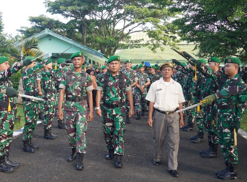 Acara pelepasan anggota TNI dan ASN Korem 041 Gamas Bengkulu, memasuki purnah tugas, Kamis 3 Jauari 2024.(Foto-Istimewa)