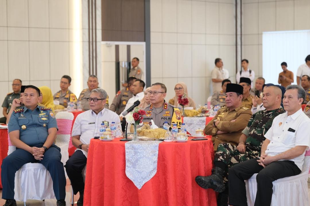 Rapat Tanam Jagung Plt Gubernur Bengkulu bersama Forkompimda dan pihak terkait menghadiri rapat koordinasi program penanaman jagung satu juta hektare tahun 2025 di Mapolda Bengkulu. Senin 13 Desember 2025.(Foto-Humas Pemprov Bengkulu)