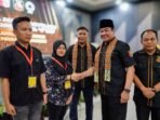Perbakin Wagub Bengkulu Plt Gubernur Bengkulu, Rosjonsyah menyalami peserta penataran dan sertifikasi pelatih nasional menembak diselenggarakan Perbaikin setempat, Jumat 31 Januari 2025.(Foto-Humas Pemprov Bengkulu)
