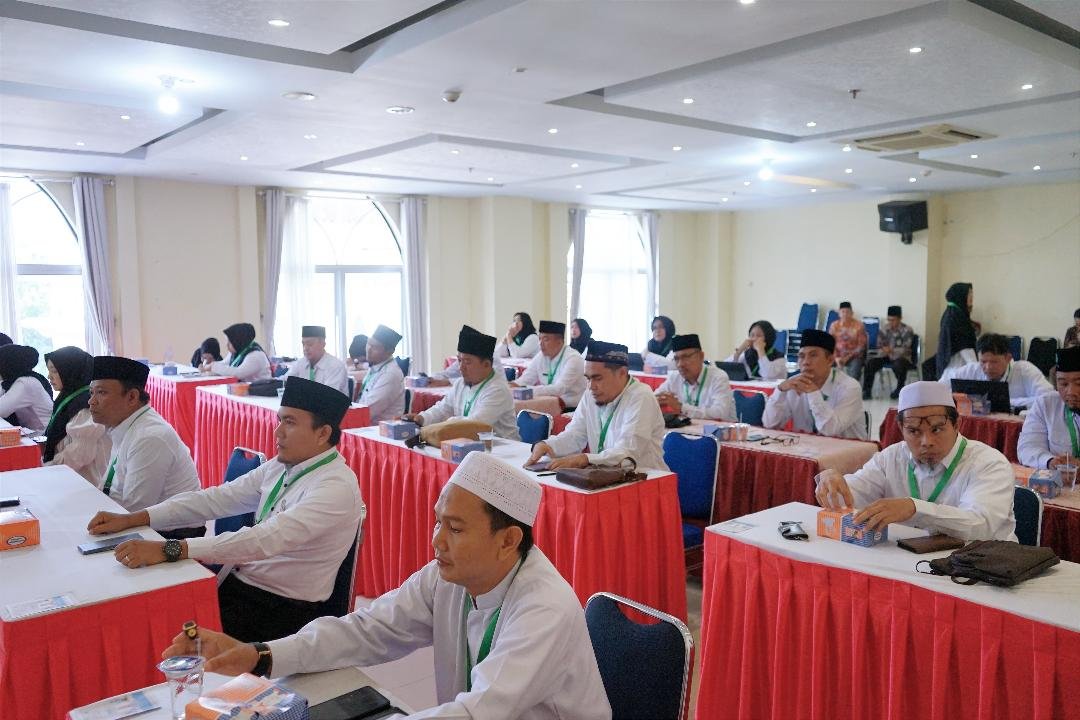 Selekso Petugas PHD Sejumlah peserta mengikuti seleksi petugas haji daerah (PHD) Bengkulu berbasis komputer untuk musim haji 2025.(Foto-Istimewa)