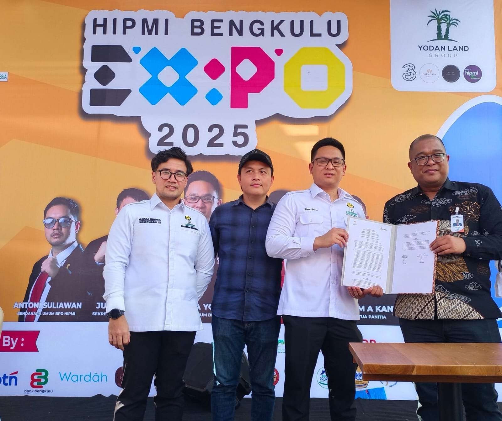 BPD Hipmi Bengkulu dan Bank Bengkulu tandatangani naskah kerja sama perkuat kemintraan dalam rangka pengembangan usaha UKMK di Bengkulu.(Foto/Ist)