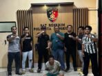 Anggota Satreskrim Polesta Bengkulu foto bersama tersangka pelaku perkosa anak kandung.(Foto HB-FIR)