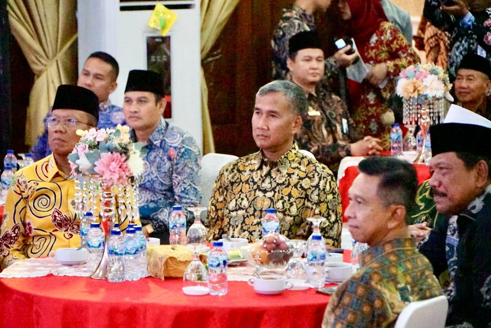 Kapolda Bengkulu, Brigjen Plol Mardiyono Kapolda Bengkulu, Brigjen Pol Mardiyono, Pj Sekda Herwan Antoni, Wagub Mian dan Ketua DPRD Provinsi Bengkulu, Sumardi (paling kiri) pada acara pengantar tugas kapolda Bengkulu yang baru di Balai Raya Semarak Bengkulu, Jumat 21 Maret 2025.(MC Bengkulu)