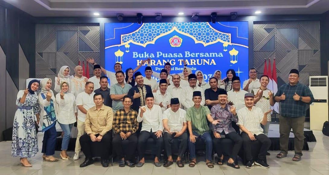Karang Taruna Bengkulu Bukber Pengurus Karang Taruna Provinsi Bengkulu menggelar buka bersama dan dihadiri Kepala Diskop dan UMKM Bengkulu, Karmawanto.(Foto HB/FIR)