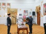 Gubernur Bengkulu, Helmi Hasan lantik Herwan Antoni sebagai penajabat Sekdaprov Bengkulu, di Balai Raya Semarak Bengkulu, Rabu 5 Maret 2025.(Foto-MC Bengkulu)