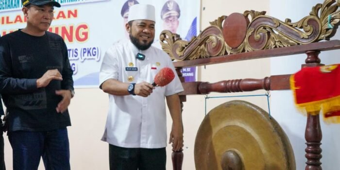 Gubernur Bengkulu Helmi Hasan meluncurkan program pemeriksaan kesehatan gratis (PKG) untuk masyarakat di Kabupaten Kepahiang.(Foto-MC Bengkulu)