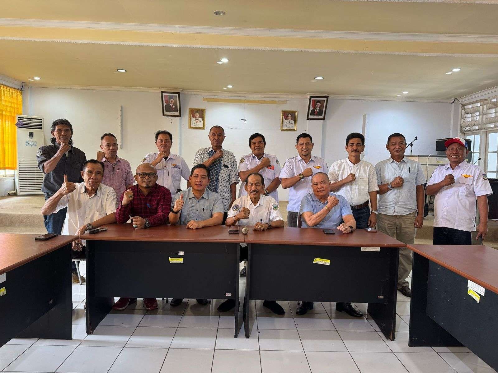 Organda Tarif Lebaran Pengurus dan anggota DPD Organda Bengkulu menggelar rapat penetapan tarif bus angkutan lebaran tahun 2025.(Foto/Istimewa)