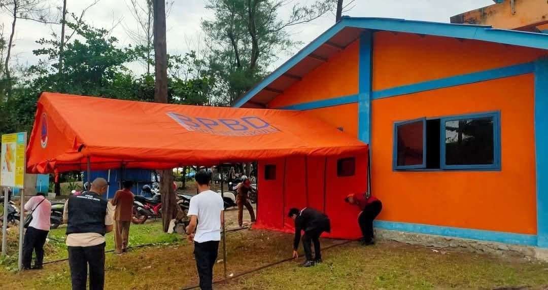 Posko Siagan Bencana Idulfirri 1446 H BPBD Kota Bengkulu mendirikan Posko Siaga Bencana di kawasan objek wisata Pantai Panjang guna mengantisipasi lonjakan pengunjung pada saat libur Hari Raya Idulfitri 1446 mendatang.(Foto/Ist)