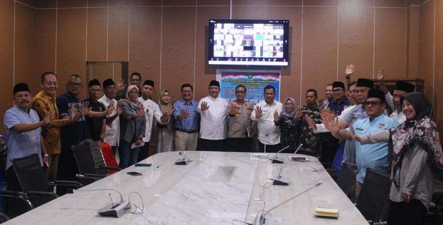 Rembuk Stunting di Kota Bengkulu Wakil Wali Kota Bengkulu, Roni Tobing pimpin rembuk stunting dalam upaya mengatasi kasus stunting di daerah ini kedepan, Jumat 7 Maret 2025.(Foto-Istimewa)