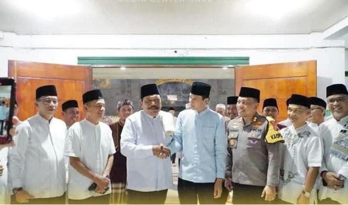Safari Ramadan Mian di Kaur Wakil Gubernur Bengkulu, Mian disambut Bupati Kaur, Gusril Pausi saat melaksanakan Safari Ramadan di wilayah ini, Rabu 12 Maret 2025.(Foto HB-KIF)