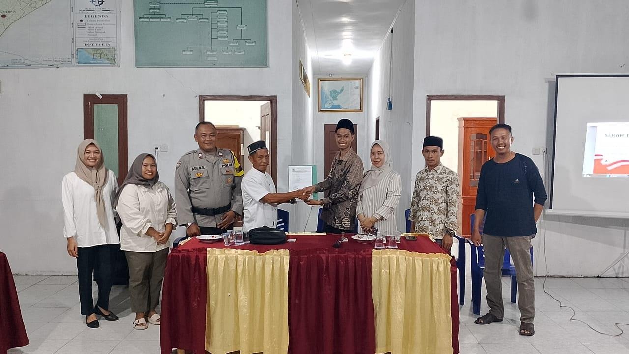 Sertijab Kades Merpas Serah terima jabatan (Sertijab) dari Plh Kades Merpas, Esda Taupik kepada Pjs Agung Purnama bertempat di Balai Desa setempat, Kamis 27 Maret 2025.(Foto HB/Kif)