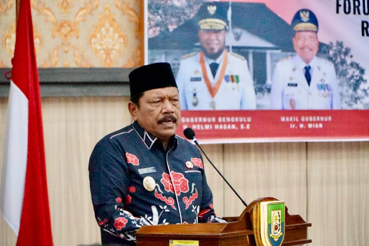 Wagub Mian Bukan Rapat Infrastruktur Wakil Gubernur Bengkulu, Mian membuka forum konsultasi RPJMD di kantor pemprov setempat, Jumat 21 Maret 2025.(Foto-MC Bengkulu)