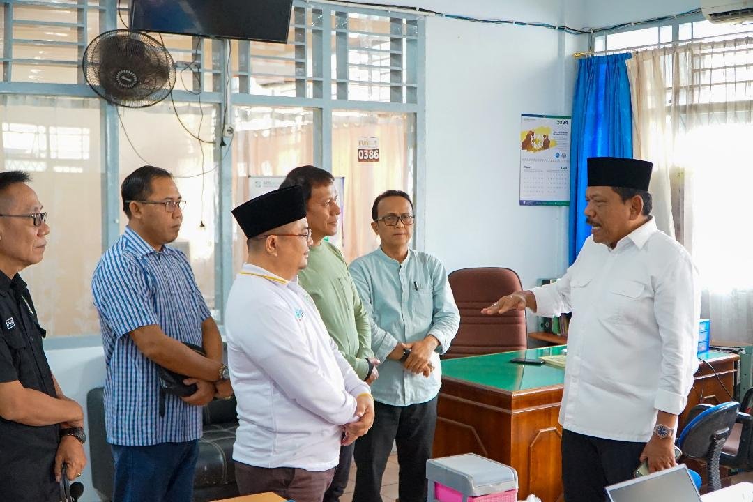 Wakil Gubernur Bengkulu, Mian Sidak ke Dinas Kesehatan Provinsi Bengkulu temukan banyak ruang kerja kosong pada saat jam kerja karena ASN belum datang, Jumat 14 Maret 2025.(Foto-MC Bengkulu)