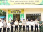 Wali Kota Tinjau PAM Lebaran Wali Kota dan Walkot Bengkulu, Dedy Wahyudi-Roni Tobing bersama Forkopimda melakukan pemantuan posko pengamanan untuk memastikan Bengkulu aman jelang Idulfitri 1446 Hijriyah.(Foto/MC Pemkot Bengkulu)