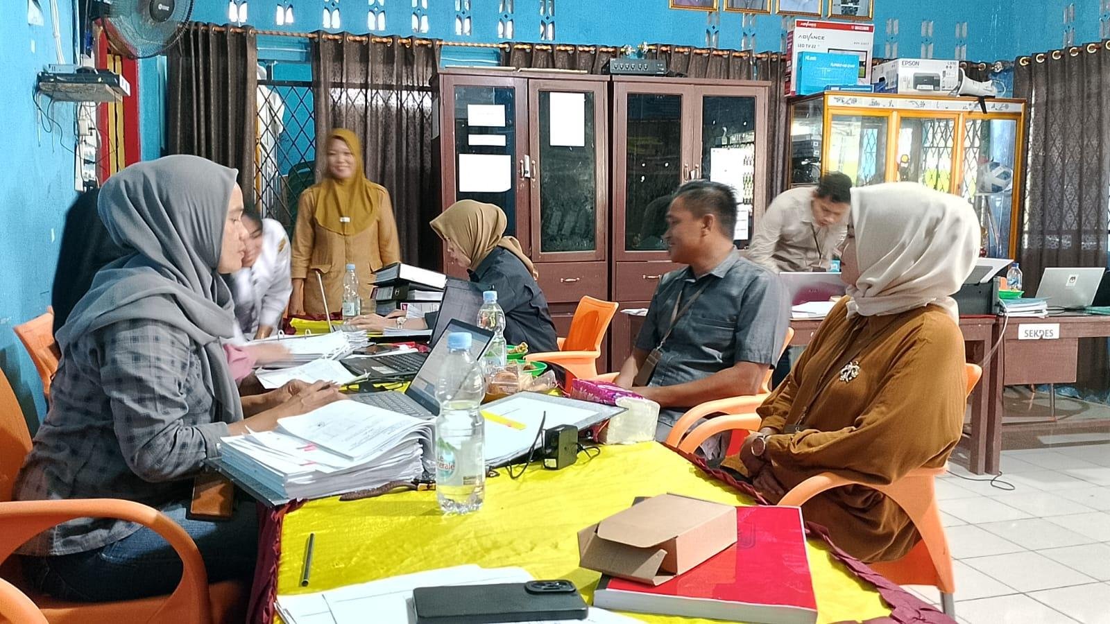 Audit Dana Desa Kaur Pihak Inspektorat Kabupaten Kaur, Bengkulu mulai melaksanana audit penggunaan dana desa (DD) tahun 2024, di seluruh desa penerimana dana APBN tersebut.(Foto HB/Kif)