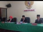 Komisi Informasi Bengkulu Gelar Sidang Perdana Kasus Sengketa Informasi Komisi Informasi (KI) Bengkulu menggelar sidang perdana tahun 2025 atas kasus sengketa informasi di Desa Batu Giling, Kabupaten Kepahiang, Rabu 16 April 2025.(Foto/Ist) .