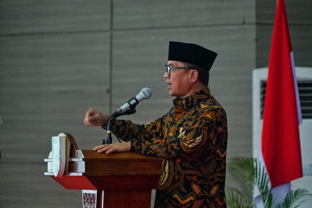 Mendes Yandri Menteri Desa, Pembangunan Daerah Tertinggal dan Transmigrasi, Yandri saat mencapaikan arahan pada pertemuan dengan kepala desa se-Bengkulu di Balai Buntar, Kota Bengkulu, 25 April 2025.(Foto/MC Pemprov Bengkulu)