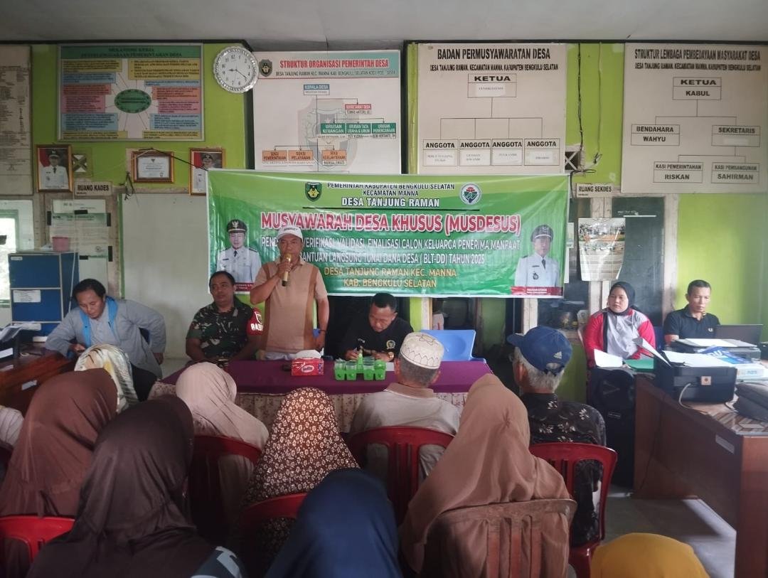 Musdesus KPM BLT DD Bengkulu Selatan Pemerintah Desa (Pemdes) Desa Tanjung Raman, Kecamatan Manna, Bengkulu Selatan menggelar musyawarah desa khusus untuk menetapkan warga miskin penerima bantuan langsung tunai dana desa (BLT-DD) tahun 2025.(Foto HB/Ist)