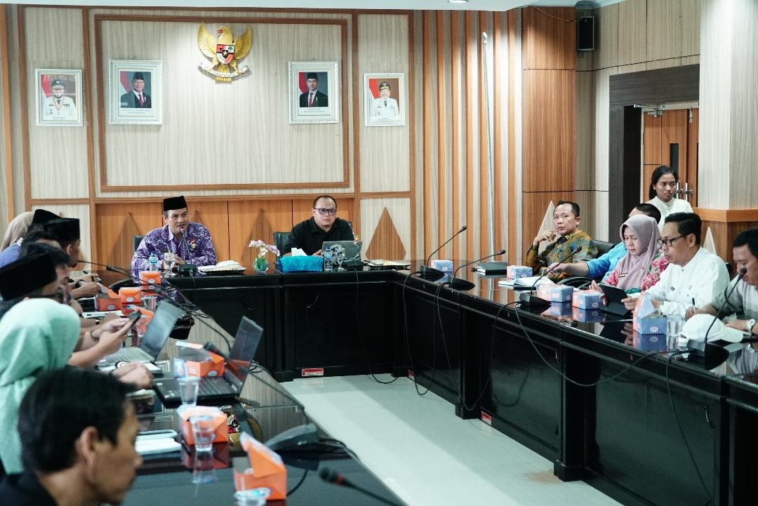 Sekdaprov Bengkulu, Herwan Antoni pimpin rapat terkait sertifikasi dan kualitas kopi Bengkulu agar mampu bersaing ditingkat internasional.(Foto/MC Bengkulu)