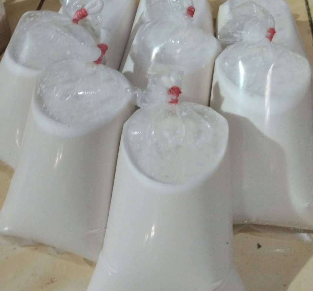 Santan Kelapa Mahal Harga santan kelapa di Bengkulu tinggi Rp 30.000/kg, akibat pasokan kelapa bulat ke daerah ini terbatas.(Foto/Ist)