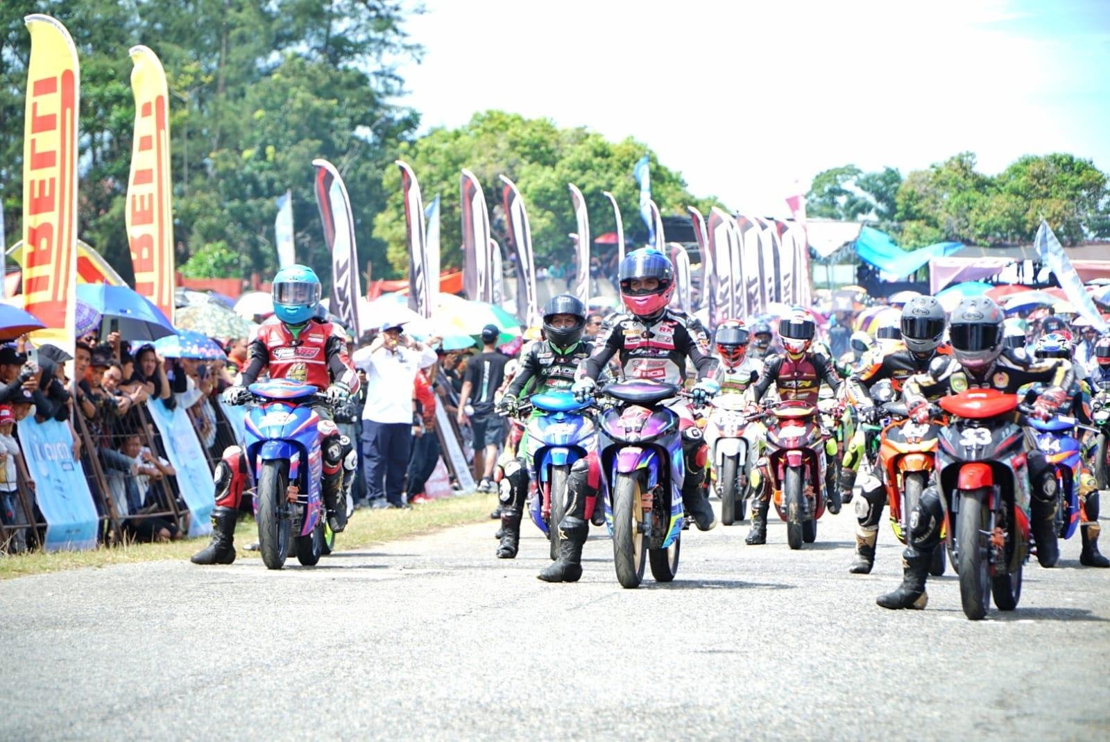 Kejurnas Motorprix se-Sumbagsel Piala Presiden dilaksanakan di Sirkuit Padang Panjang, Kabupaten Bengkulu Selatan dibuka Wagub Bengkulu, Mian, Minggu 11 Mei 2025 (Foto/Ist)