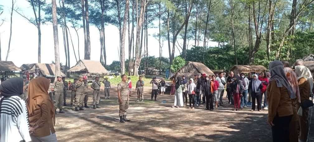 Pembagian lokasi baru berjualan di pantai panjang Bengkulu Pemkot Kota Bengkulu kumpulkan pedagang untuk menetapkan lokasi berjualan baru bagi pedagang di kawasan objek wisata Pantai Panjang setempat.(Foto/Ist)