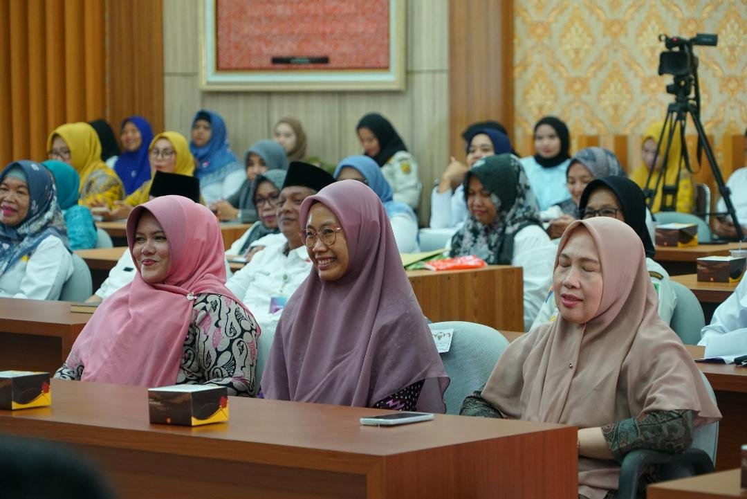 Sejumlah kader posyadu mengikuti rakor penerapan 6 standar pelayanan posyandu di Provinsi Bengkulu dalam rangka meningkatkan kesehatan dan kecerdasan masyarakat.(Foto/Ist)