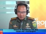 Dandim 0407 Kota Bengkulu Kol Inf Widi Rahman saat dialog interaktif di RRI Bengkulu.(Foto/RRI)