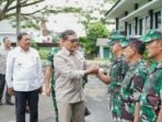 Kepala Staf Kepresidenan Letjen TNI Purn AM Putranto melakukan kunjungan kerja ke Bengkulu dan sekaligus menggelar rapat dengan para bupati dan wali kota di Bengkulu terkait ketahanan pangan di Makorem 041 Gamas Bengkulu.(Foto/Ist)