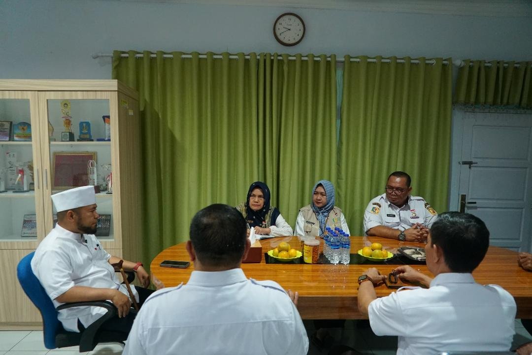 Gubernur Bengkulu, Helmi Hasan melakukan sidak ke Dinas Ketahaan Pangan (DKP) Provinsi Bengkulu, Rabu 4 Juni 2025.(Foto/Ist)
