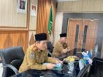 Bahas Percepatan Enggano Sekda Bengkulu, Herwan Antoni didampingi Asisten II, RA Deny pimpin rapat bahas percepatan pembangunan di Enggano.(Foto/Ist)