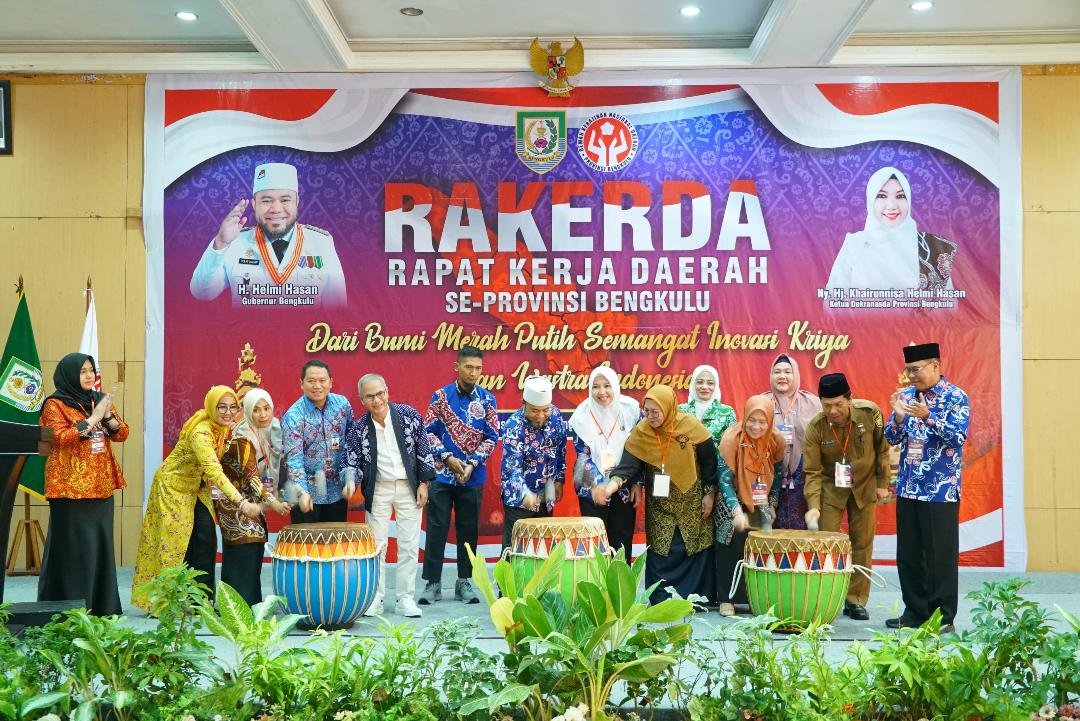 Dekranasda Bengkulu Rakerda 20025 Gubernur Bengkulu, Helmi Hasan membuka Rakerda Dekranasda tahun 2025 di Gedung Serba Guna (SGS) Provinsi Bengkulu, Selasa 29 Juli 2025.(Foto/Ist)