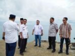 Wagub Bengkulu, Mian didampingi Kadis Perhubungan Provinsi Bengkulu, Hendri dan beberapat lainnya meninjau pelabuhan Malakoni di Enggano.(Foto/Ist)