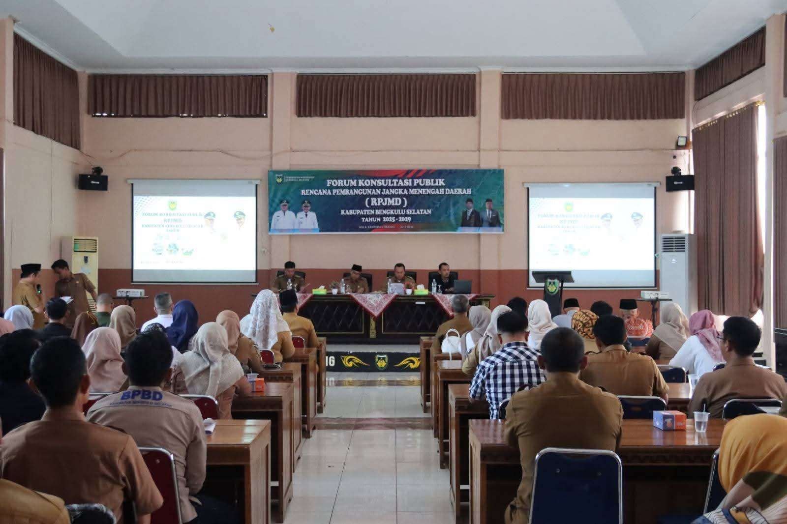 Forum Diskusi RPJMD Bengkulu Selatan Pemkab Bengkulu Selatan menggelar Forum Diskusi RPJMD tahun 2025-2029, dibuka Sekda Sukarni.(Foto/Ist)