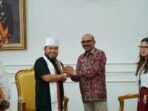 Konjen India ke Bengkulu Gubernur Bengkulu menerima kunjungan Konjen India, Ravi Shanker Goel membahas kerja sama ekonomi dan kesehatan dengan Pemprov Bengkulu.(Foto/Ist)