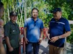 Wagub Bengkulu, Mian didampingi Camat ketika meninjau lokasi pembangunan Kantor Penghubung Pemrpov Bengkulu di Desa Apoho, Kecamatan Enggano, Bengkulu Utara.(Foto/Ist)