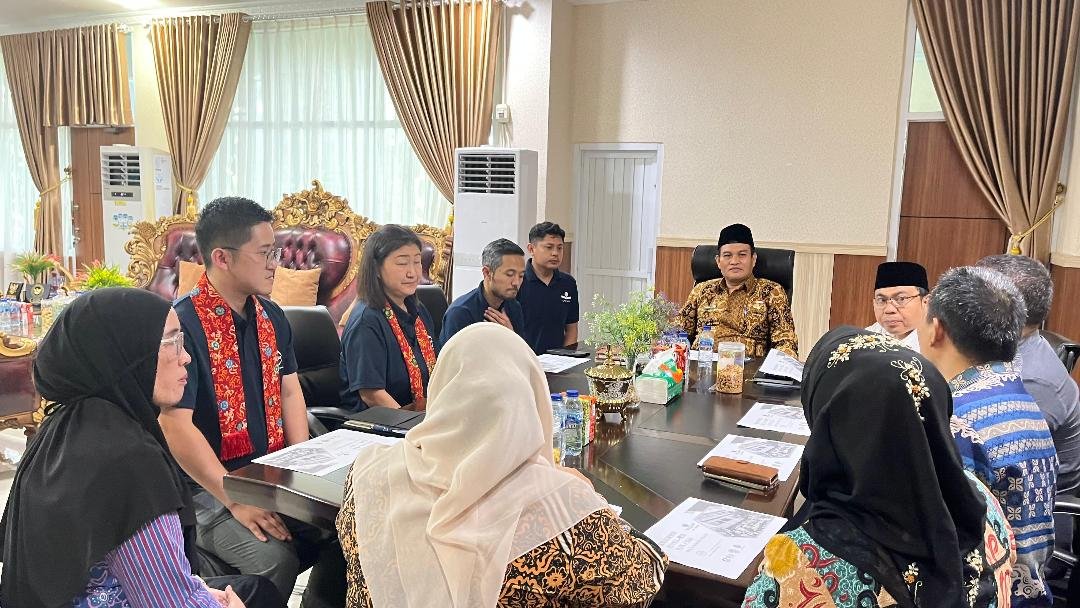Lukusan SMK Rombingan SMKN 1 Rejang Lebong beraudensi dengan Pj Sekda Bengkulu, Herwan Antoni terkait lauching pembukaan kelas industri.(Foto/Ist)