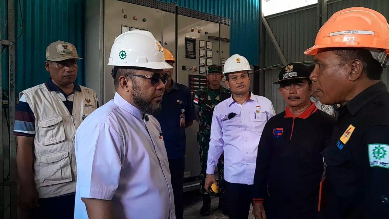 PLTD Enggano Gubernur Bengkulu, Helmi Hasan temukan dua mesin PLTD Enggano rusak ketika berkunjung ke PLTD tersebut, Rabu 23 Juli 2025.(Foto/Ist)