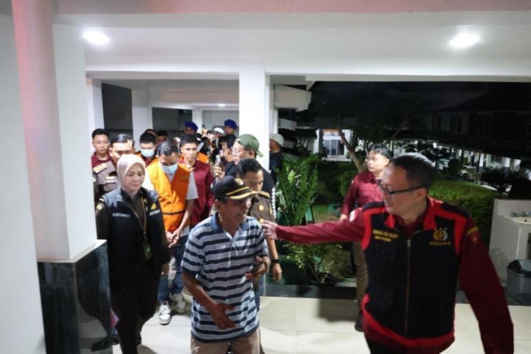 Pengusaha baru bara di tahan Sebanyak lima pengusaha batubara ditahan Kejati Bengkulu setelah ditetapkan menjadi tersangka dalam kasus dugaan korupsi pertambangan rugikan negara ratusan miliar.(Foto/Ist)