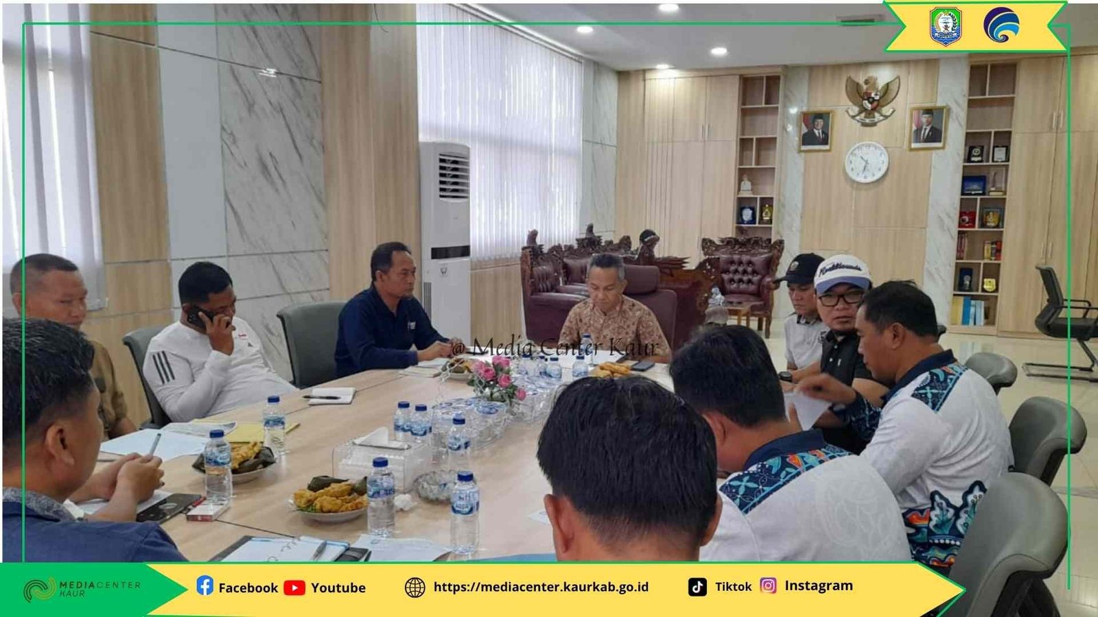 Wabup Kaur Kampung Nelayan Wabup Kaur, Abdul Hamid mimpin rapat persiapan pembangunan Kampung Nelayan Merah Putih di Desa Merpas, Kecamatan Nasal pada tahun 2025 ini.(Foto/Ist)