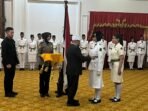 Kukuhkan Paskib Provinsi Bengkulu Gubernur Bengkulu, Helmi Hasan mengkukuhkan sebanyak 54 orang Tim Paskibraka Provinsi Bengkulu yang akan betugas menaikan bendera merah putih pada HUT Kemerdekaan RI ke-80, Minggu 17 Agustus 2025, di halaman Balai Raya Semarak, Bengkulu.(Foto/Ist)