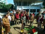 Menteri Kehutanan dan Lingkungan Hidup, Raja Juli Antoni bersama Wagub Bengkulu, Mian menanam pohon di kampus Universitas Muhammadiyah Bengkulu, Senin 4 Agustus 2925.(Foto/Ist)