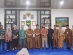 BPK Periksa Pemkab Bengkulu Selatan Bupati Bengkulu Selatan, Rifai Tajudin dan kepala OPD setempat menerima Tim BPK Perwakilan Bengkulu untuk melakukan pemeriksaan penggunaan keuangan negara.(Foto/Ist)