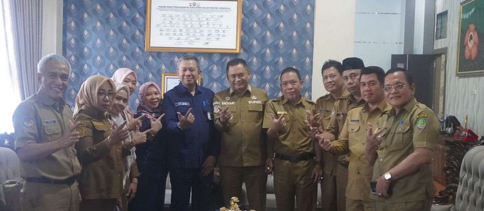 BPOM Bengkulu dan Benteng Bupati Bengkulu Tengah, Rachmat Riyanto menerima audensi Kepala BPOM Bengkulu terkait pengawasan bersama obat dan makanan di wilayah ini.(Foto/Ist)