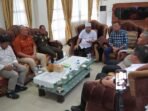 Forkopimda dan Ketrua DPRD Rapat Alur Pulau Baai Gubernur Bengkulu, Helmi Hasan menggelar rapat koordinasi dengan Forkopimda Bengkulu,dan Ketua DPRD dan PT Pelondo di ruang VIV Bandara Fatmawati Soekarno terkait pengerukan alur pelabuhan Pulau Baai tidak kunjung selesai oleh Pelindo. (Foto/Ist)