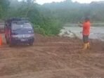 Jalan Manna-Pagar Alam Krembali Normal Ruas jalan Bengkulu Selatan-Pagar Alam, Sumsel yang sempat putus akibat badan jalan tertimbunan tanah longsor, saat ini sudah terbuka dan bisa dilalui kendaraan roda dua dan empat, setelah timbunan material longsor berhasil disingkirkan BPBD setempat dan BPJN Bengkulu.(Foto/Ist)