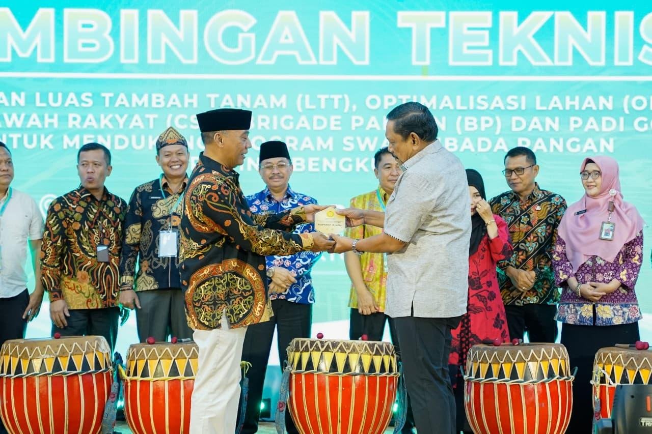 Wagub Bengkulu, Mian membuka bimbing teknis (Bimtek) Swasembada pangan di Bengkulu, di Balai Raya Semarak, Kamis 30 Okotber 2025.(Foto/Ist)